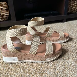 Steve Madden textured tan Bandi cork platform sandal size 9.5